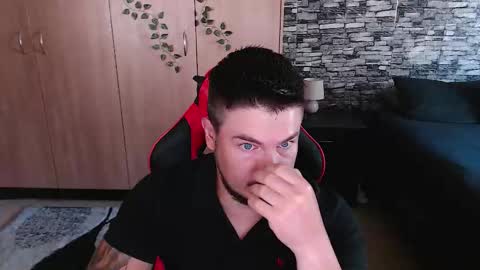 blueeyeboy0 online show from 11.19.25