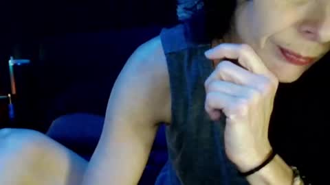 Snapshot of blueeyedlie chatting on 02.08.25 Blueeyedlie online show from 02.08.25