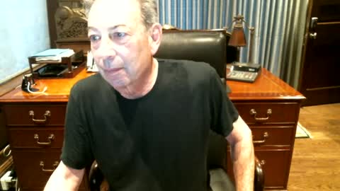 Snapshot of blueisles chatting on 06.18.26 blueisles online show from 06.18.26