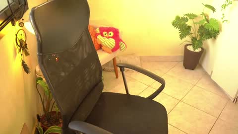 Snapshot of bluemysticlady chatting on 12.29.24 FLORAA online show from 12.29.24