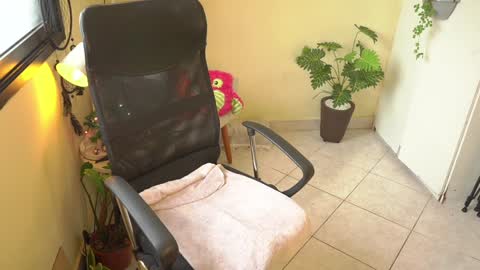 Snapshot of bluemysticlady chatting on 12.30.24 FLORAA online show from 12.30.24