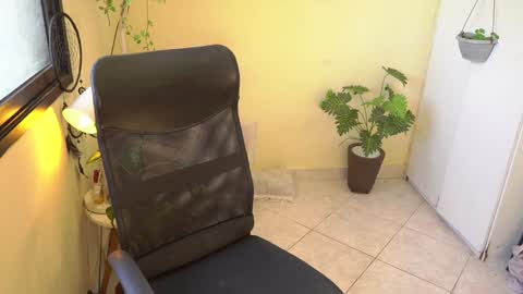 Snapshot of bluemysticlady chatting on 01.10.25 FLORAA online show from 01.10.25