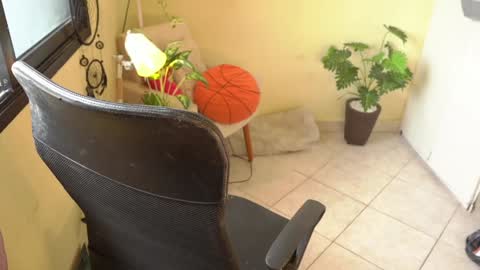 Snapshot of bluemysticlady chatting on 01.14.25 FLORAA online show from 01.14.25