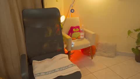 Snapshot of bluemysticlady chatting on 09.20.25 FLORAA online show from 09.20.25