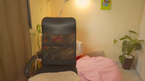 Snapshot of bluemysticlady chatting on 09.24.25 FLORAA online show from 09.24.25