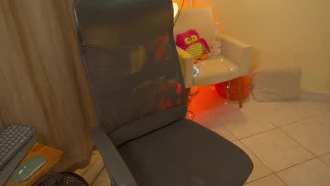 Snapshot of bluemysticlady chatting on 09.27.25 FLORAA online show from 09.27.25