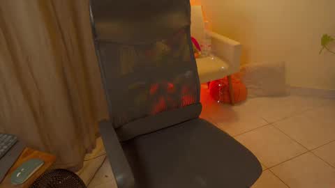 Snapshot of bluemysticlady chatting on 09.28.25 FLORAA online show from 09.28.25