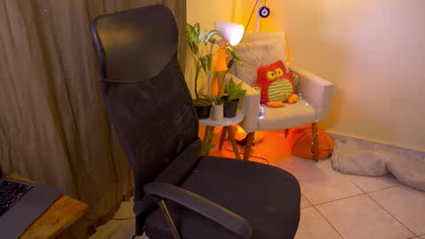 Snapshot of bluemysticlady chatting on 10.22.25 FLORAA online show from 10.22.25