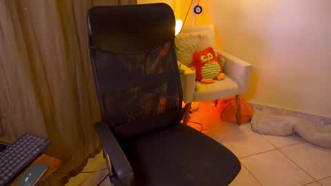 Snapshot of bluemysticlady chatting on 10.23.25 FLORAA online show from 10.23.25