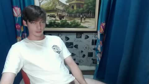 Snapshot of blueyedboyinasia chatting on 05.09.26 blueeyedboyisasia online show from 05.09.26