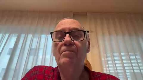 Snapshot of blueyedudeseattle chatting on 09.18.25 Blueyedudeseattle online show from 09.18.25