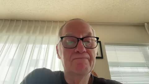 Snapshot of blueyedudeseattle chatting on 10.01.25 Blueyedudeseattle online show from 10.01.25