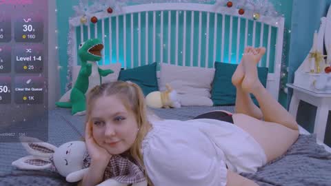 Ellie3 online show from 12.25.24