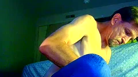 Snapshot of bmurray13kc2 chatting on 10.08.25 bmurray13kc2 online show from 10.08.25