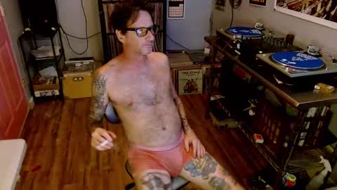 Snapshot of bnczuperzexy chatting on 09.12.25 ZuperZexyZounds online show from 09.12.25