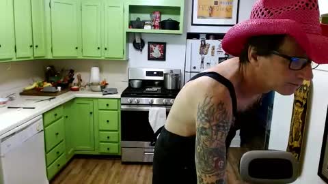 Snapshot of bnczuperzexy chatting on 11.05.25 ZuperZexyZounds online show from 11.05.25