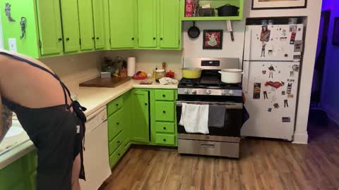 Snapshot of bnczuperzexy chatting on 11.27.25 ZuperZexyZounds online show from 11.27.25