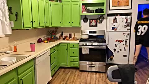 Snapshot of bnczuperzexy chatting on 12.22.25 ZuperZexyZounds online show from 12.22.25