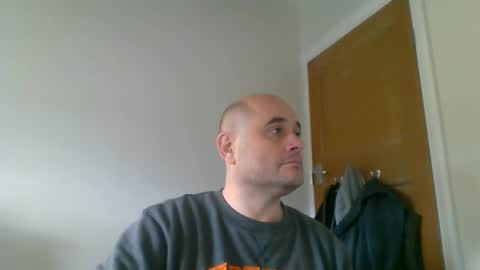 Snapshot of bobabator chatting on 12.16.24 bobabator online show from 12.16.24