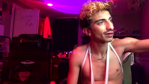 Snapshot of bodyyattiyatti chatting on 11.27.25 Sailorartemis online show from 11.27.25