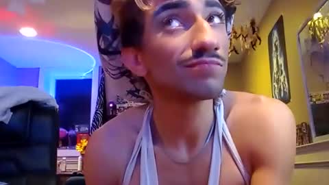 Snapshot of bodyyattiyatti chatting on 11.29.25 Sailorartemis online show from 11.29.25