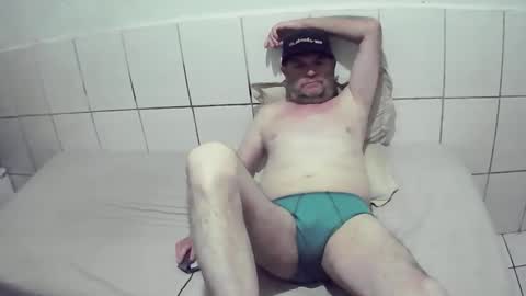 Cesar Augusto Pierdona online show from 09.15.25