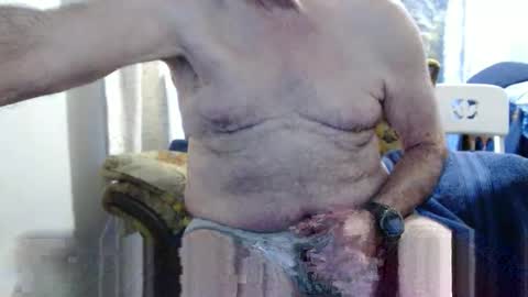 Snapshot of bolbil1 chatting on 12.22.25 bolbil1 online show from 12.22.25