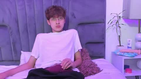 Boleyn online show from 02.10.25