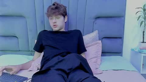 Boleyn online show from 02.14.25