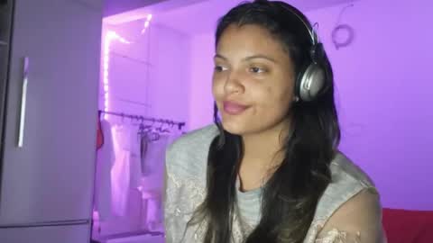 Snapshot of bombomepimenta chatting on 12.18.24 bombomepimenta online show from 12.18.24