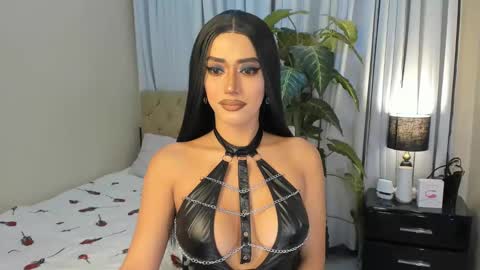 Snapshot of bombshelllaurax chatting on 03.03.25 bombshelllaurax online show from 03.03.25