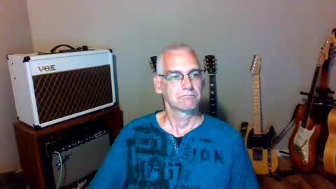 Snapshot of bomec40 chatting on 08.01.26 Carl online show from 08.01.26