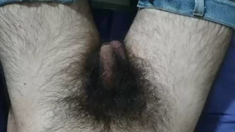 Snapshot of bomvemcam chatting on 07.08.26 Im Bom - Tip if You Liked my Hairy Body - Private Show is Open - Read more about me in the bio below online show from 07.08.26