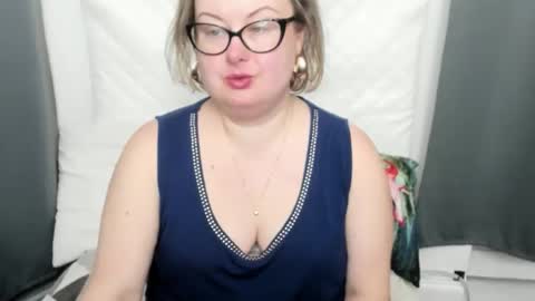 Snapshot of bonnieshining chatting on 02.11.26 Bonnie online show from 02.11.26