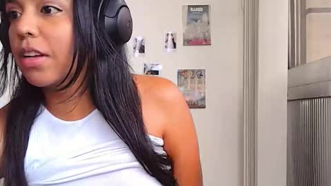 Snapshot of bonniessecretgarden chatting on 05.17.26 Bonnies Secret Garden online show from 05.17.26