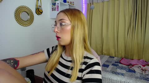 Soffy Brooks Independent model online show from 01.21.25