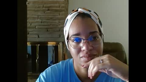 Queen Bon Vivantt online show from 10.09.25