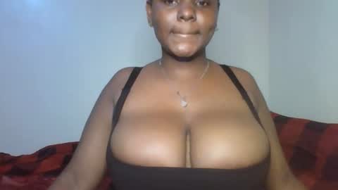 Snapshot of boobbyb chatting on 10.25.25 boobbyb online show from 10.25.25