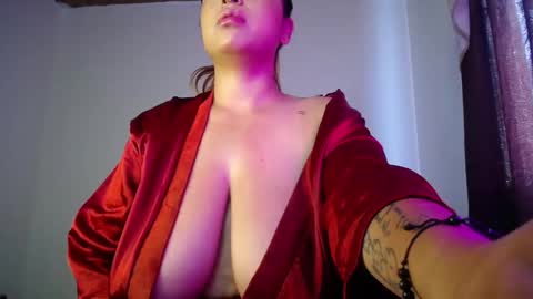 Snapshot of boobs_magic chatting on 09.29.25 KIM online show from 09.29.25