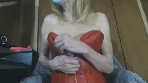 bored_housewife1985 online show from 03.06.25