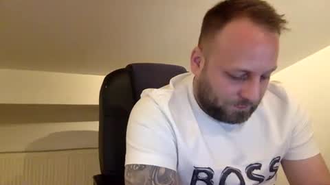 Snapshot of boris566693 chatting on 06.08.26 hugo online show from 06.08.26