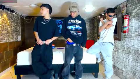 Snapshot of boschcz chatting on 09.14.25 THOMAS AND DAMIAND online show from 09.14.25