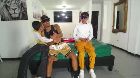 THOMAS AND DAMIAND online show from 11.03.25