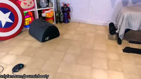 Pumpkin Butt online show from 01.15.25