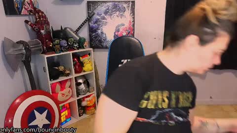 Pumpkin Butt online show from 01.16.25