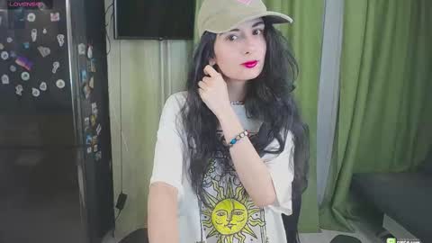 Snapshot of boxinghelen chatting on 02.18.25 Helen  online show from 02.18.25