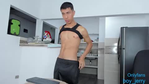 Snapshot of boy_jerry chatting on 12.19.24 boy_jerry online show from 12.19.24