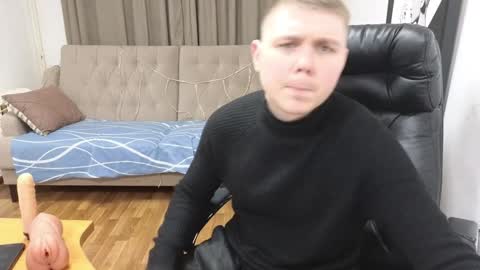 Snapshot of boy_sweet7 chatting on 01.04.25 John online show from 01.04.25