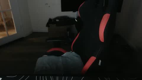 boy_t0y89 online show from 12.23.25