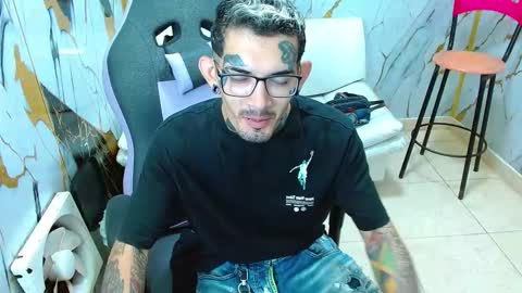 boy_tatto77 online show from 03.15.26